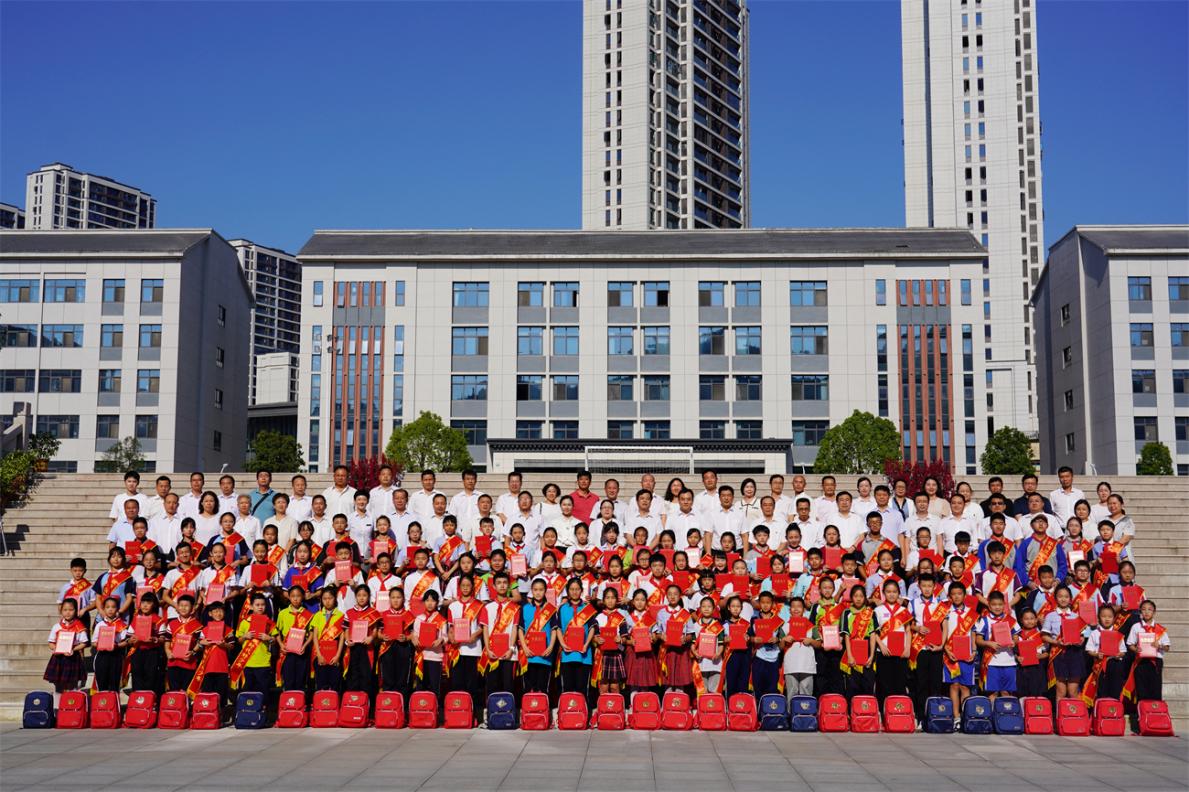 爭當(dāng)好少年—漢江實驗學(xué)校學(xué)生  當(dāng)選十堰市張灣區(qū)“新時代好少年”